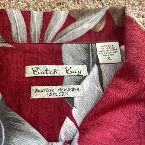 Batick Bay Mens Hawaiian Shirt - NEW, 100% Silk - Picture 2 of 3